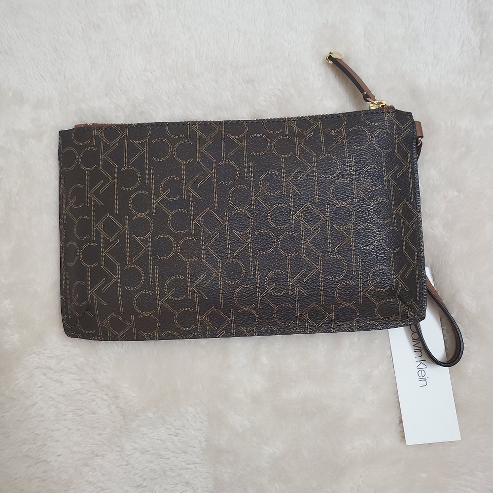 Large monogramme wristlet clutch - Picture 2 of 9